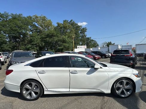 Used 2018 Honda Accord Touring image 5