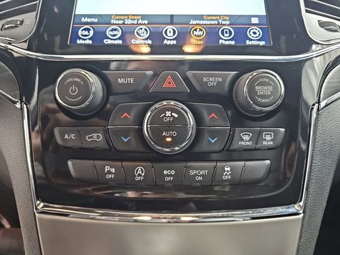 Used 2022 Jeep Grand Cherokee Limited AWD/4WD image 28