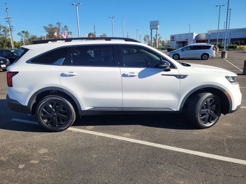 Used 2022 Kia Sorento S AWD/4WD image 3