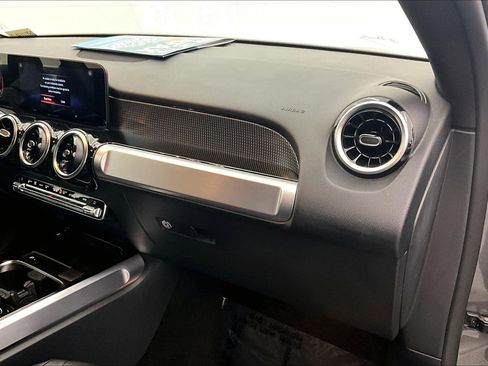 Certified 2022 Mercedes-Benz GLB 250 4MATIC image 20
