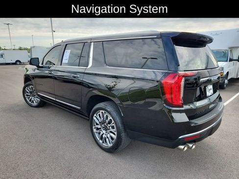 Used 2024 GMC Yukon XL Denali Ultimate AWD/4WD image 5