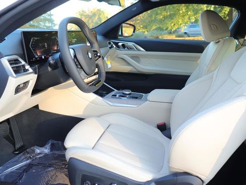 Used 2025 BMW 430i Coupe w/ Convenience Package image 12