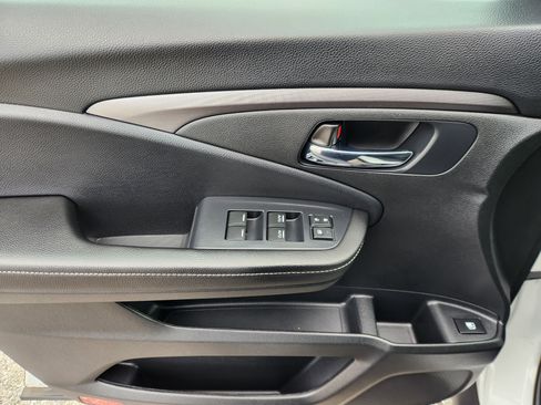 Certified 2024 Honda Ridgeline Sport image 16