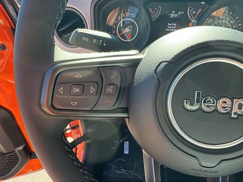 New 2025 Jeep Gladiator Sport image 21