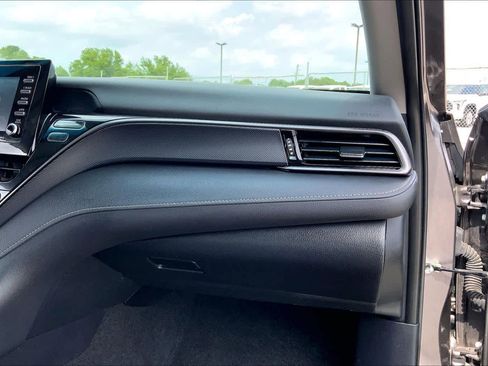 Used 2024 Toyota Camry SE FWD image 18