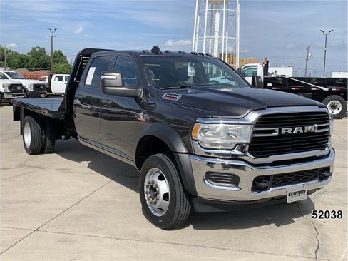 Used 2024 RAM 5500 Tradesman w/ Chrome Appearance Group AWD/4WD image 3