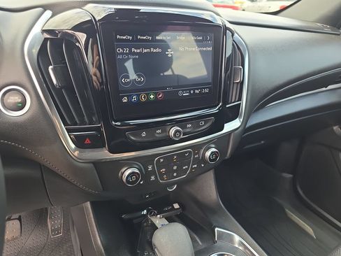 Used 2023 Chevrolet Traverse LT FWD image 21