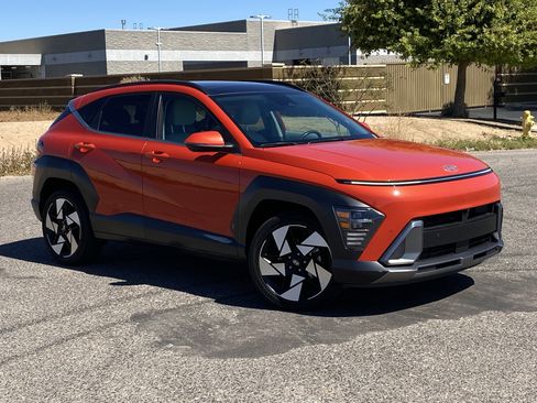 Used 2024 Hyundai Kona Limited AWD/4WD image 34