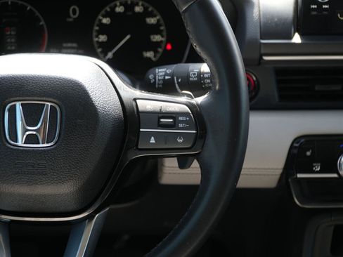 Used 2025 Honda Pilot EX-L image 23