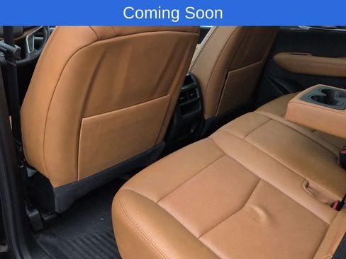 Used 2023 Cadillac XT5 Premium Luxury w/ LPO, Floor Liner Package AWD/4WD image 18
