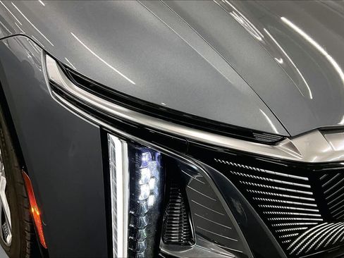 Used 2023 Cadillac Lyriq 2WD image 27
