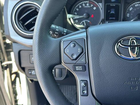 Used 2023 Toyota Tacoma TRD Sport AWD/4WD image 18
