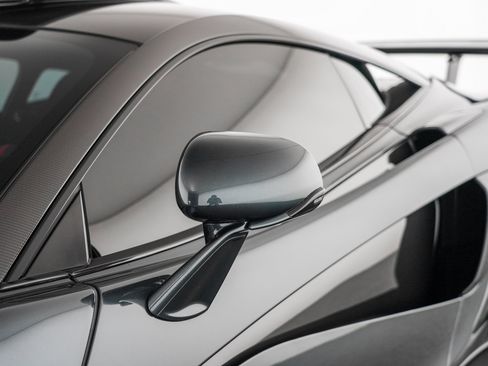Used 2020 McLaren 620R RWD image 14