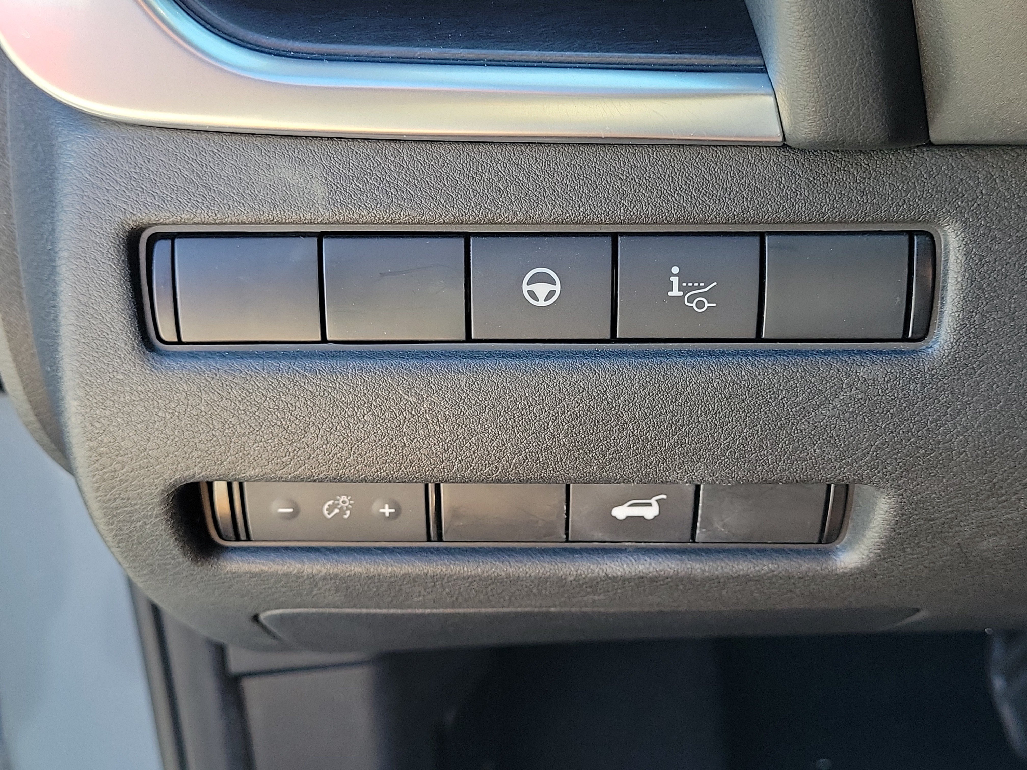 Used 2021 Nissan Rogue Platinum FWD image 24
