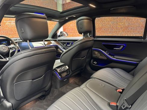 Certified 2022 Mercedes-Benz S 500 4MATIC image 24