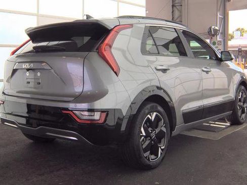 Used 2023 Kia Niro Wave FWD image 3