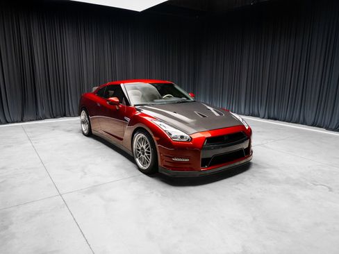 Used 2016 Nissan GT-R Premium AWD/4WD image 19