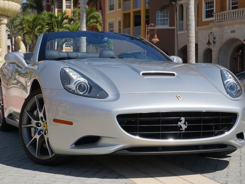 Used 2011 Ferrari California image 48