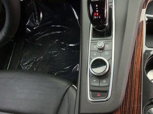 Used 2023 Cadillac Escalade Premium Luxury AWD/4WD image 22