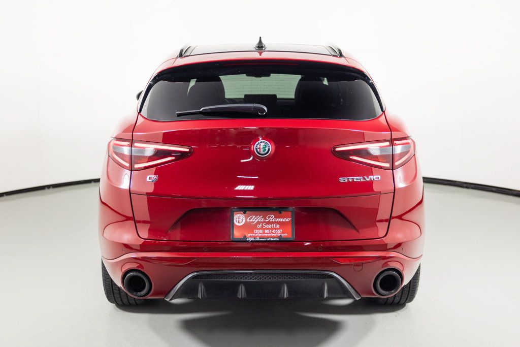 Used 2023 Alfa Romeo Stelvio Veloce AWD/4WD image 12