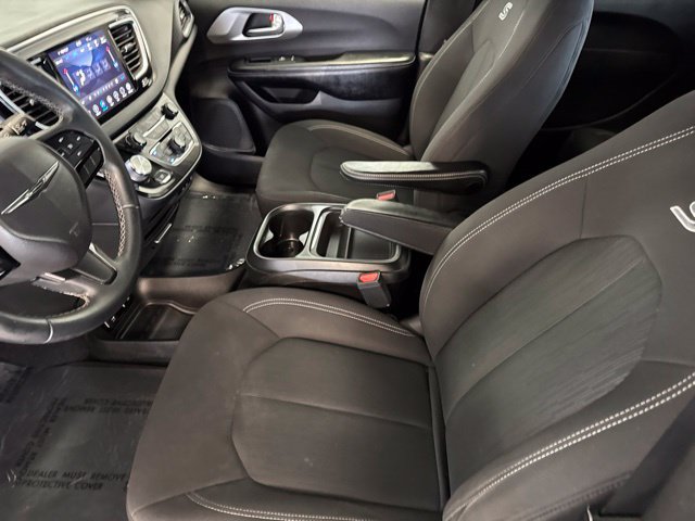 Used 2018 Chrysler Pacifica Touring Plus w/ S Appearance Package FWD image 38