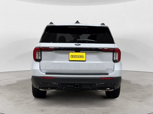 Used 2026 Ford Explorer ST-Line w/ ST-Line Street Pack AWD/4WD image 4
