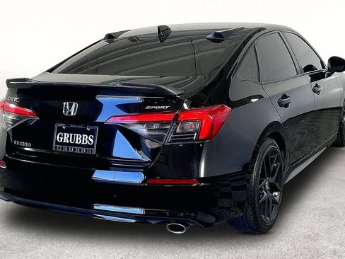 Used 2022 Honda Civic Sport image 2