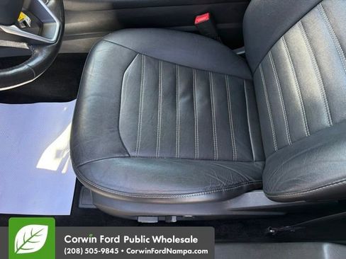 Used 2016 Ford Fusion SE w/ Equipment Group 202A FWD image 24
