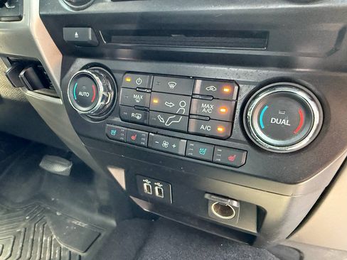 Used 2019 Ford F250 Lariat w/ Chrome Package AWD/4WD image 20