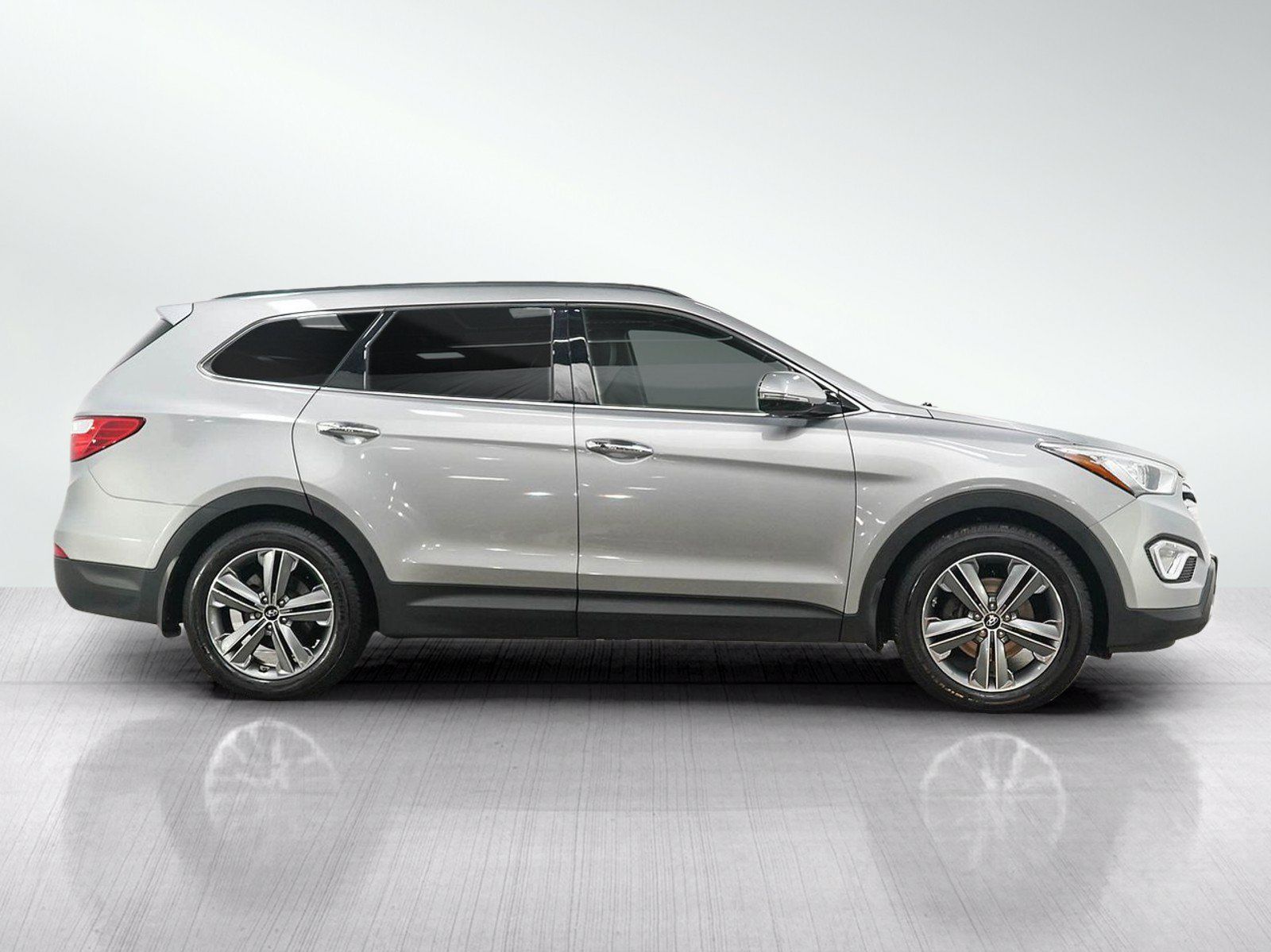 Used 2016 Hyundai Santa Fe SE w/ Option Group 03 AWD/4WD image 6