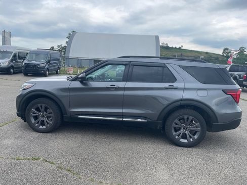 Used 2025 Ford Explorer Active w/ Active Comfort Package AWD/4WD image 9