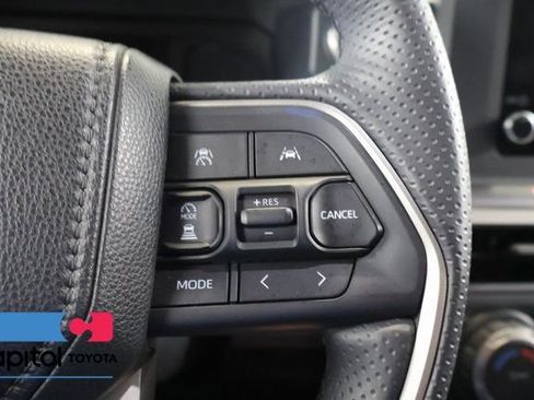 Certified 2025 Toyota 4Runner SR5 AWD/4WD image 19