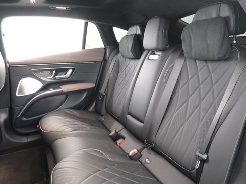 Used 2023 Mercedes-Benz EQS 580 4MATIC Sedan image 38