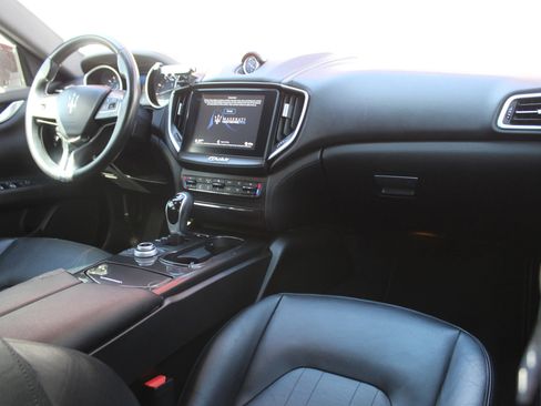 Used 2017 Maserati Ghibli RWD image 19