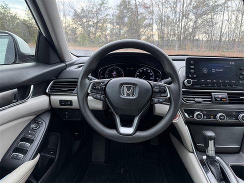 Used 2018 Honda Accord LX image 18