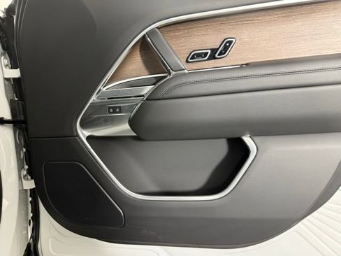 Used 2025 Land Rover Range Rover SE AWD/4WD image 30