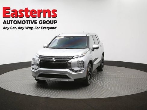 Used 2023 Mitsubishi Outlander SE AWD/4WD image 52