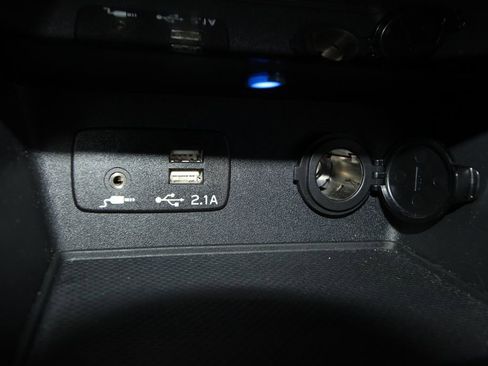 Used 2023 Subaru Forester Premium image 21