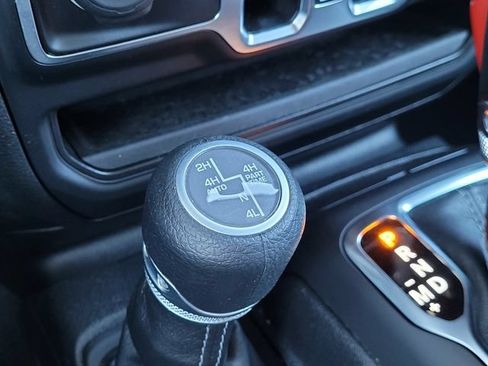 Certified 2025 Jeep Wrangler Unlimited Sahara w/ Safety Group AWD/4WD image 13