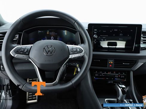 Used 2025 Volkswagen Jetta Sport image 20