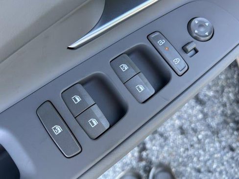 New 2025 Hyundai Elantra SEL image 47