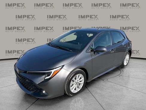 Used 2025 Toyota Corolla SE image 1