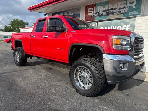 Used 2015 GMC Sierra 2500 SLE w/ SLE Preferred Package AWD/4WD image 1