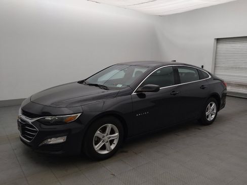 Used 2023 Chevrolet Malibu LT FWD image 2