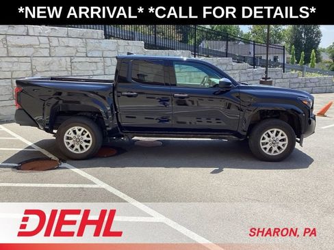 Used 2025 Toyota Tacoma SR AWD/4WD image 8