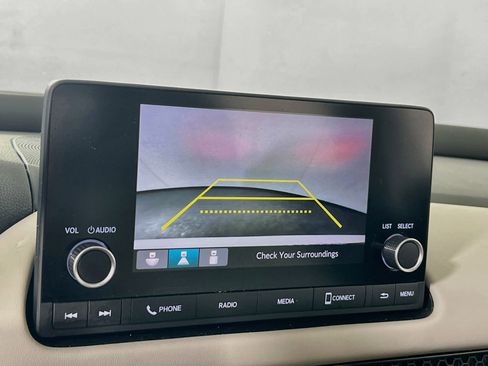 Used 2023 Honda HR-V LX image 13