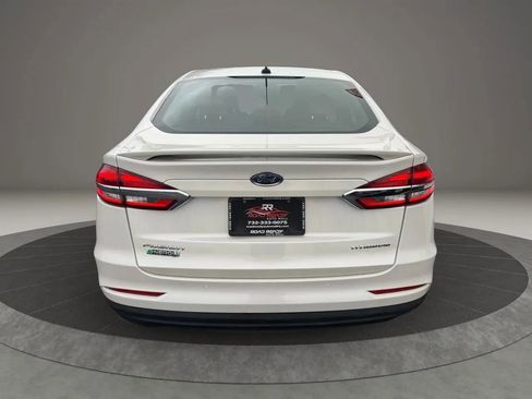 Used 2019 Ford Fusion Energi Titanium FWD image 8