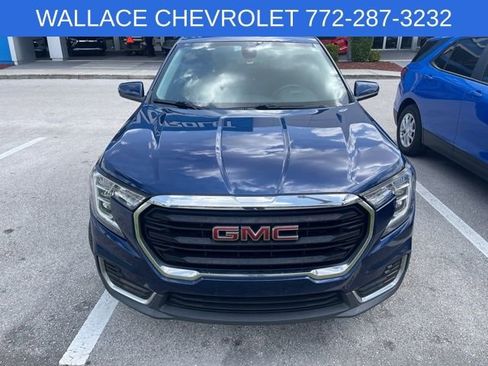 Certified 2022 GMC Terrain SLE w/ Driver Convenience Package FWD image 1