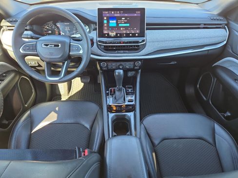 Used 2023 Jeep Compass Latitude w/ Convenience Group image 17