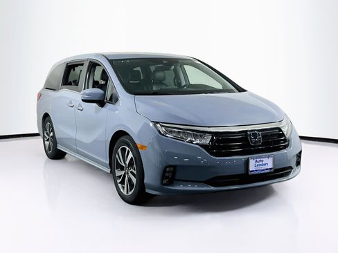 Used 2023 Honda Odyssey Touring image 3